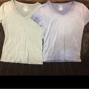 ❤️ Bundle Me ❤️ V-Neck Tee Semi-Fitted Blue